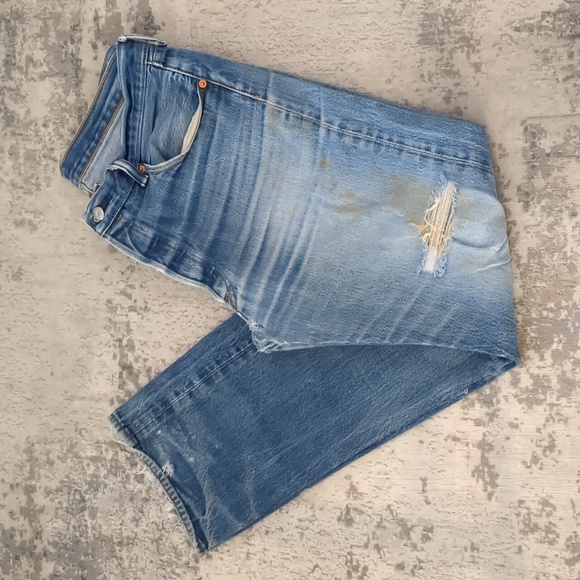 Levi's 501 Distressed Jeans - Picture 14 of 14